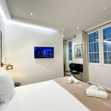 Appartamento Urbanflat 204 - Beautiful In The Center Of Parigi